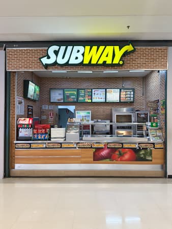 Imagem de interna da loja subway