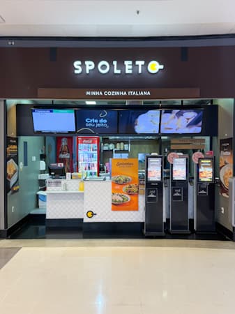 Imagem de interna da loja spoleto