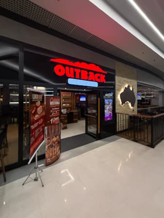 Imagem de interna da loja outback steakhouse