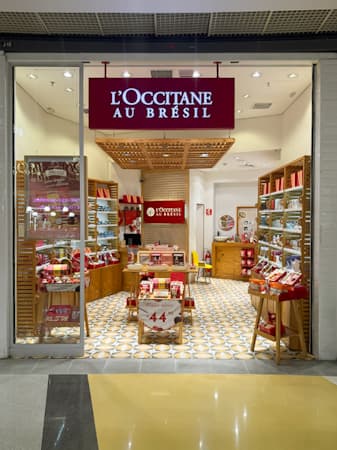 Imagem de interna da loja l´occitane