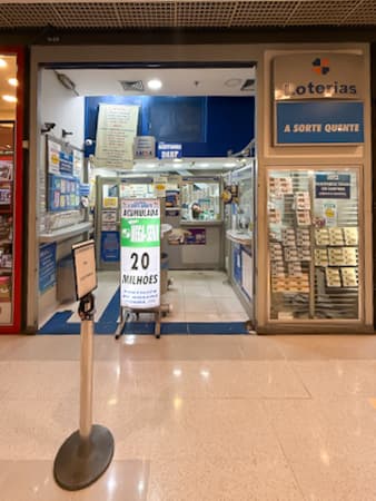 Imagem de interna da loja a sorte quente