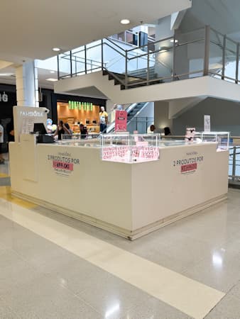 Imagem de interna da loja pandora