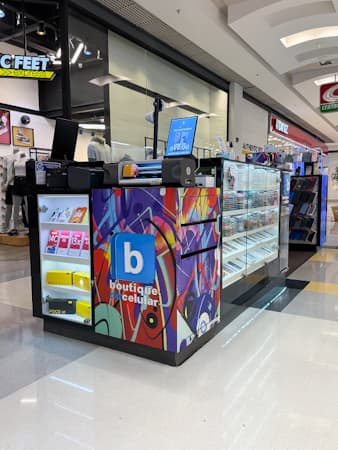 Imagem de interna da loja boutique do celular