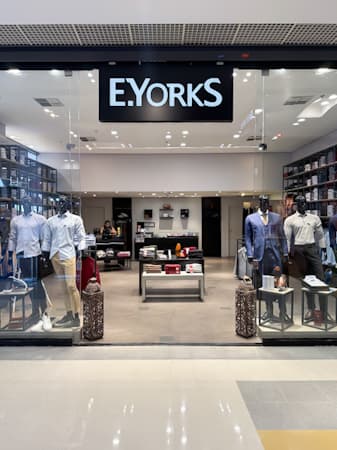 Imagem de interna da loja e.yorks