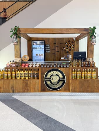 Imagem de interna da loja empório cantim mineiro