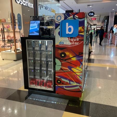 Imagem de interna da loja boutique do celular  