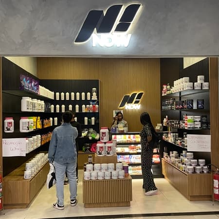 Imagem de interna da loja now nutrição esportiva  